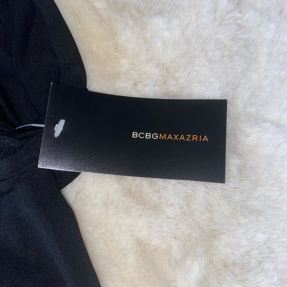 BCBG NEW WITH TAGS black tank top with peek-a-boo back size M - Picture 2 of 5